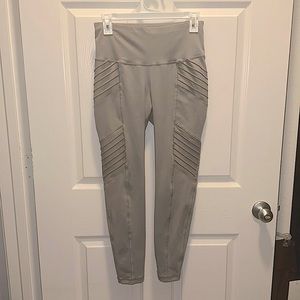 ➡️ NEW Photos Added ⬅️ Old Navy Activewear Go Dry Moto Leggings